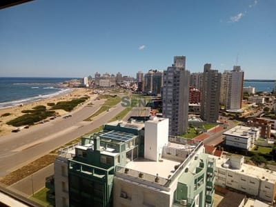 Alquiler apart. en la Brava,  2 dormi, 2 baños, vista al mar, con servicios.