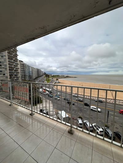 Impecable apartamento de 3 dormitorios a la venta en Pocitos