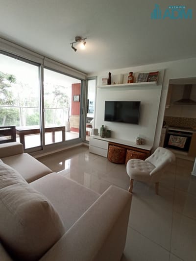 Moderno apartamento, parrillero propio.