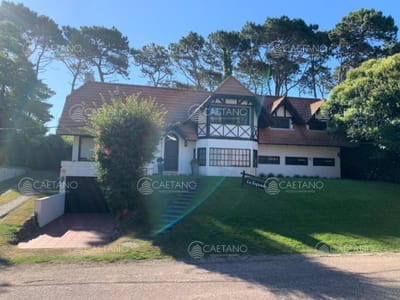 Venta y alquiler temporario casa de 4 dormitorios, Punta del Este