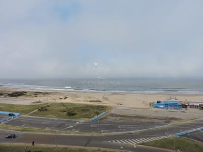 Apartamento en Venta de 3 dormitorios Frente al Mar , Playa Brava , Punta del este