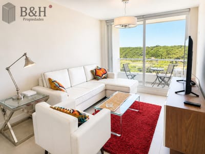 Apartamento de 2 Dormitorios en piso alto con excelentes amenities, a metros de Playa Mansa, Punta del Este