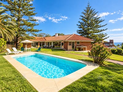 Excelente Casa de 4 Dormitorios y Piscina a una Cuadra del Mar