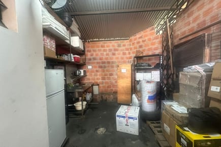 Depósito tipo Tinglado abiero con Oficinas