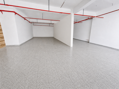 En Alquiler Amplio Showroom/Salón sobre Avenida en Asunción A530