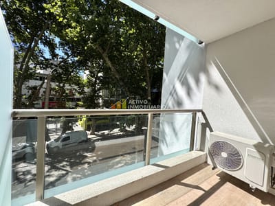 Alquiler amoblado 1 dormitorio amueblado con balcón y garaje-Pocitos