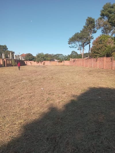 EN VENTA – AMPLIA PROPIEDAD DE 3.070 m² EN CAPIATÁ, KM 27