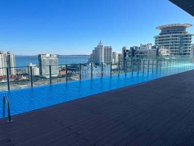 Apartamento en venta de 1 dormitorio y medio en Playa Mansa