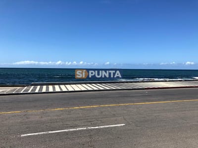 Hermoso departamento en venta frente al mar.