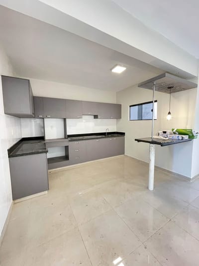 Vendo amplio dúplex en villa Elisa con patio  (no apto para crédito bancario)