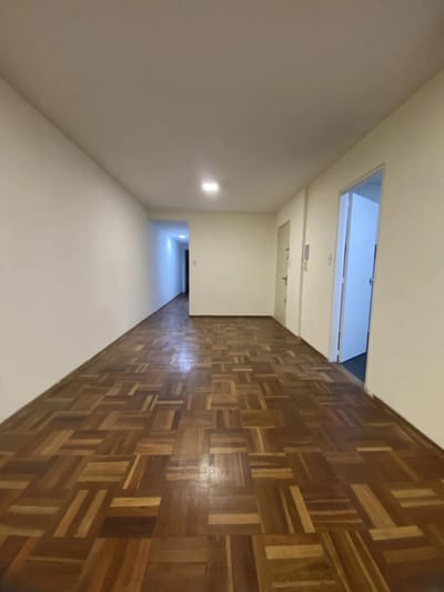 Alquiler Apartamento 2 Dormitorios Con Garaje A Pasos De 18 De Julio En Tres Cruces