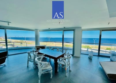 Apartamento de 3 dormitorios en primera línea de Playa Mansa, Edificio Isabel