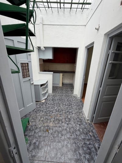 Vendo apartamento de 2 dorm y azotea próximo a 8 de Octubre y Belloni