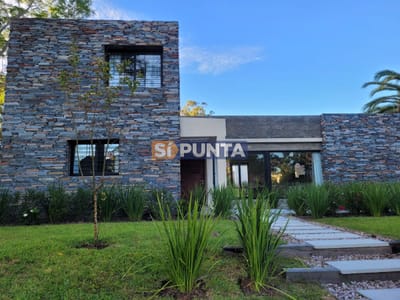 Casa de 3 dormitorios en Alquiler en Playa Brava , Rincon del Indio , Punta del este