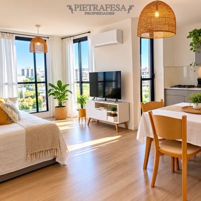Apartamento en alquiler, 2 dormitorios, 1 baño, terraza. Tres Cruces.