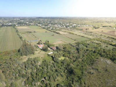 VENTA CHACRA 15HÁS CASA PRINCIPAL GALPONES CAMARAS DE FRIO MAQUINARIA - J.SUAREZ