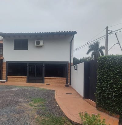 ?ALQUILO AMPLIO DUPLEX EN BARRIO MCAL. ESTIGARRIBIA