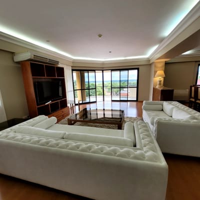 ALQUILO AMPLIO Y ELEGANTE DEPARTAMENTO DE 3 DORMITORIOS TODO EN SUITE EN BARRIO LAS MERCEDES