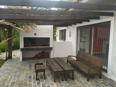 Apartamento 2 Dormitorios Con Parrillero Y 2 Cocheras