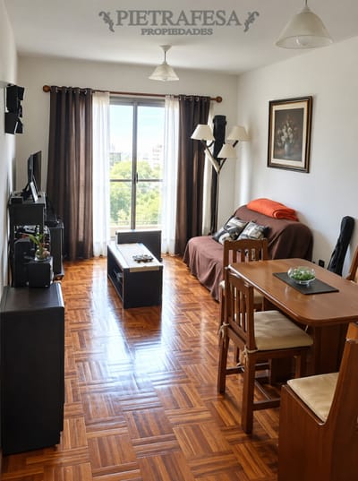 Apartamento en alquiler, 2 dormitorios, 1 baño, terraza lavadero. Brazo Oriental.