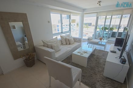 Apartamento de tres dormitorios en venta - Mansa