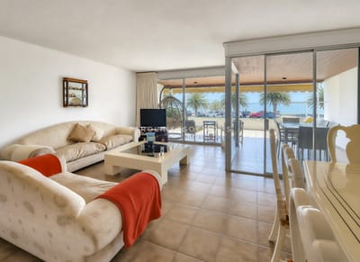 Venta Apartamento en Punta del Este Edificio Espigon en Puerto 1ra Línea Frente al Muelle Mailhos