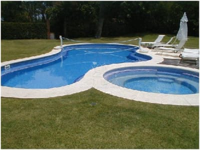 Hermosa casa con muy terreno. Financia a largo plazo