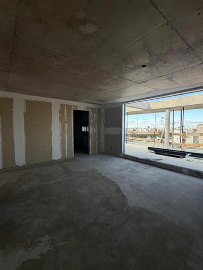 Apartamento Penthouse en Venta 2 Dormitorios y 2 Baños con Gran Terraza y Parrillero en Pocitos sobre Rivera - Brio Rivera