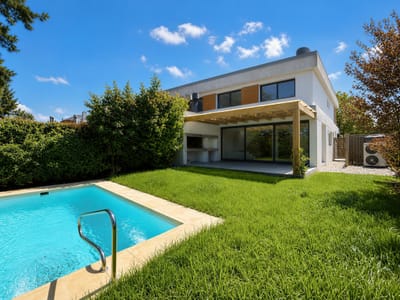 San Nicolas. Moderna. Estar. Piscina.