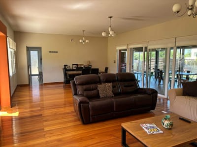Casa en venta c/ cochera en Altos de la Tahona