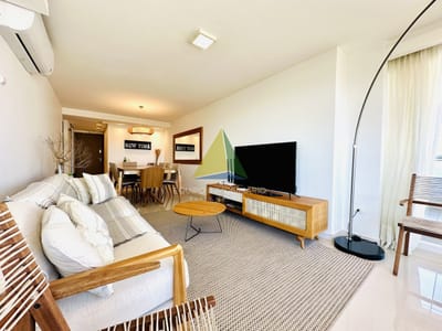 Alquiler de temporada de apartamento en playa Brava de 2 dormitorios mas dependencia de servicio - Ref : EQP6867