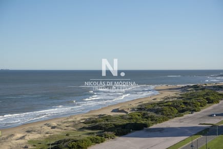 Apartamento de 3 dormitorios en Torre Lobos frente al Mar, Playa Brava