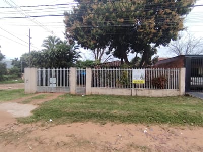 VENDO CASA EN ESQUINA CON RENTA ACTUAL EN SAN LORENZO