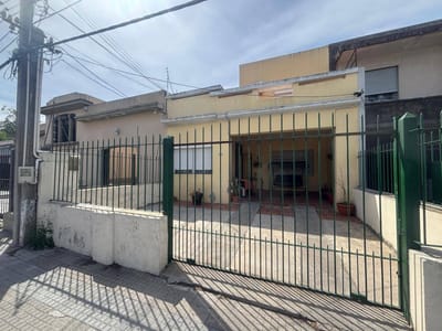 Casa en venta c/ cochera en Sayago