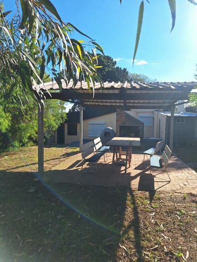 Casa en alquiler c/ cochera en Costa Azul