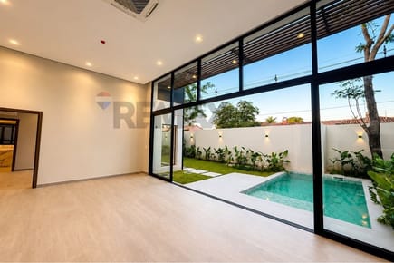 RESIDENCIA PREMIUM A ESTRENAR EN ASUNCION

Discreción, calidad, seguridad y ubicación en su punto justo. ✨

Un exclusivo condominio cerrado de solo 12 residencias, diseñado para quienes buscan un alto nivel de vida sin renunciar a la privacidad.

Cada res