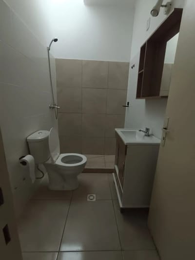ALQUILER EN JACINTO VERA DE 1 DORMITORIO, PLANTA BAJA, INTERIOR, GASTOS COMUNES BAJOS