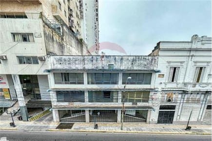EDIFICIO DE CALLE A CALLE EN EL CENTRO DE ASUNCIÓN