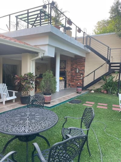 ¡Exclusiva Oportunidad! Casa Céntrica en San Bernardino: Su Nuevo Hogar o Inversión Estratégica.