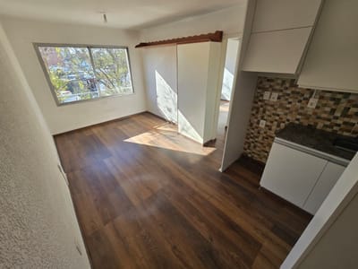ALQUILER | Apartamento de un dormitorio en piso alto en Pocitos