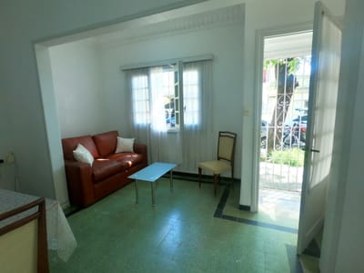 CASA EN VENTA – LA COMERCIAL | 2 a 3 dormitorios Padrón único | 96 m² construidos | Garage | Amplia azotea con gran potencial