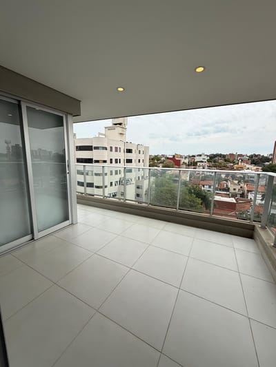 Alquiler: Moderno Departamento con 2 Balcones, Vistas Panorámicas y Garaje