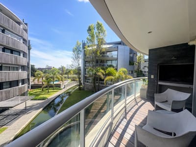 Con muebles, terraza con parrillero y estufa! buena luz natural.