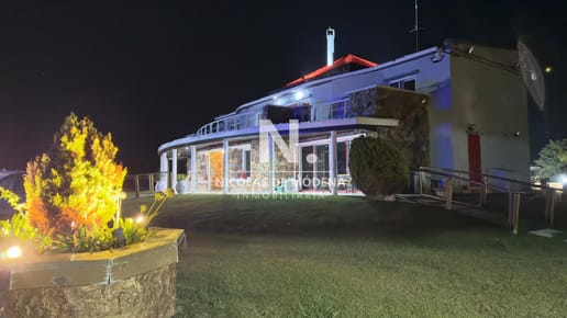 Exclusiva Casa de estilo en Club de Campo Villa Juana en VENTA - Neptunia