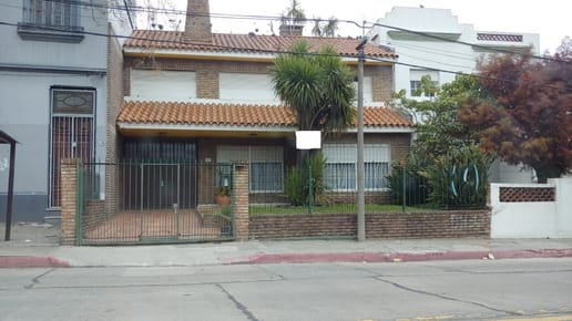 Casa en venta c/ cochera en Sayago