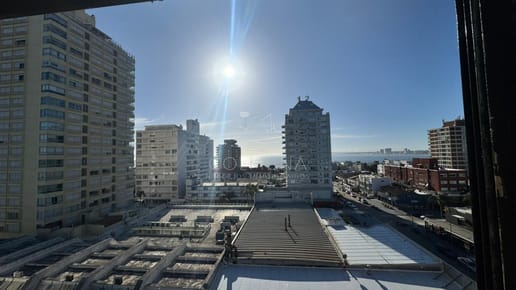 PUNTA DEL ESTE - Amalfi, apto en venta con excelente ubicacion !!