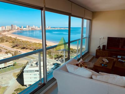 ALQUILER ANUAL -Apartamento en Mansa - Punta del Este - Ref : EQP5880