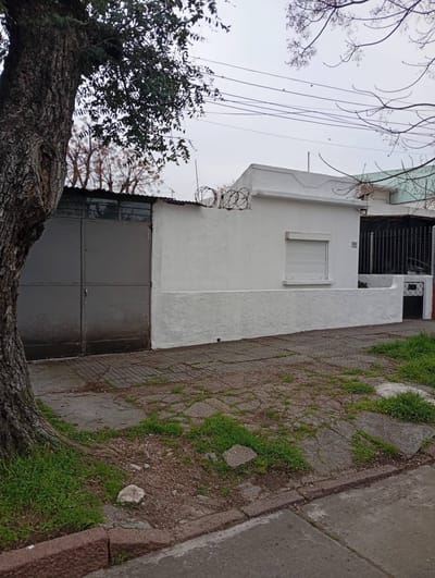 Casa en alquiler c/ cochera en Cerrito
