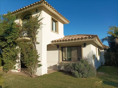 VENTA CASA  EN LA TAHONA DE 3 DORMITORIOS