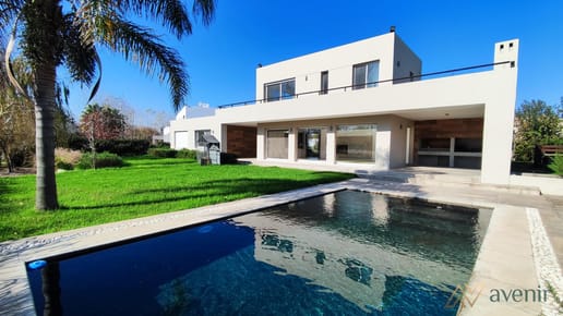 VENTA CASA EN LA TAHONA  DE 4 DORMITORIOS